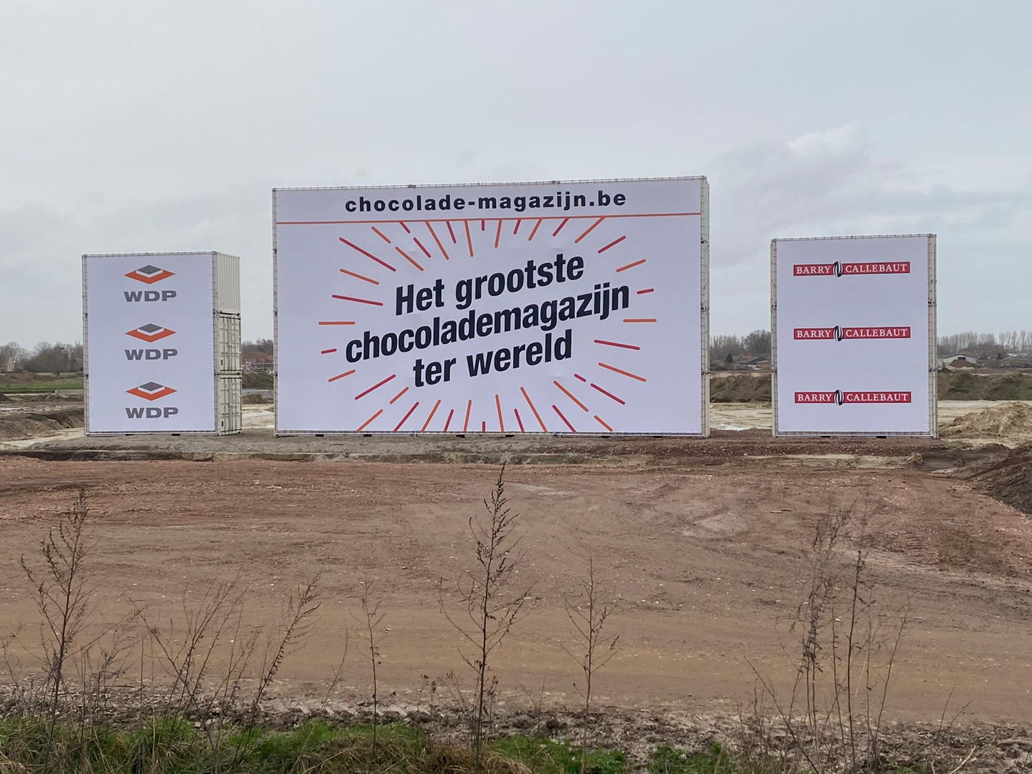 Front view of the billboard along the E17