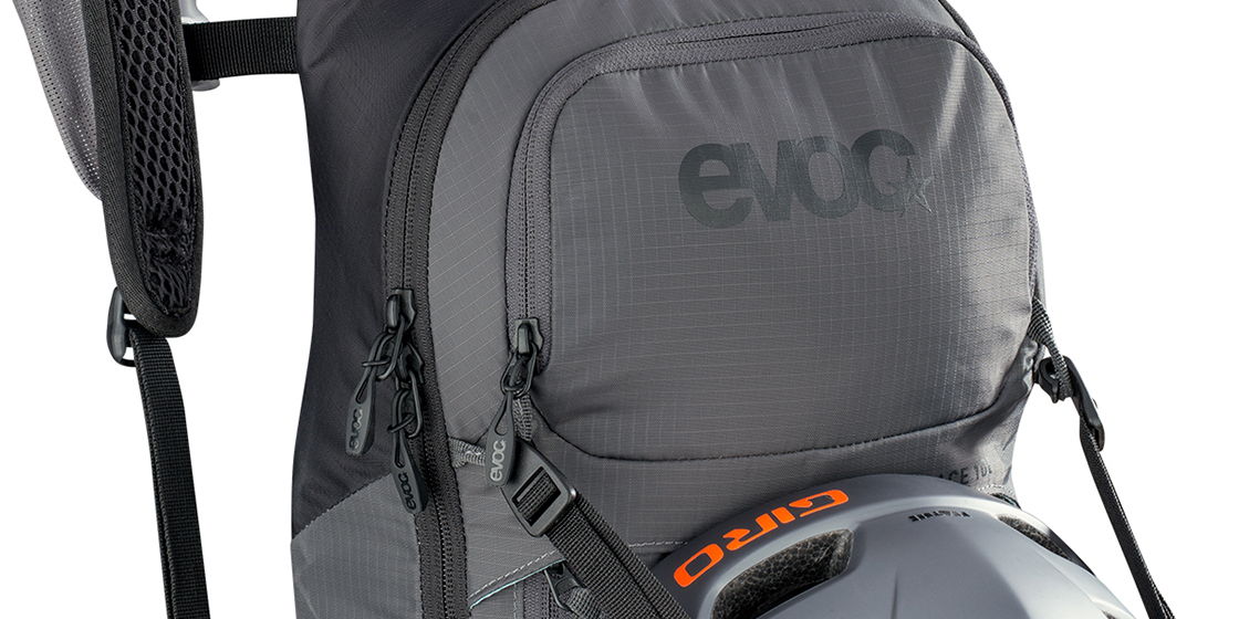 Evoc fr lite 2024 protector hydration pack