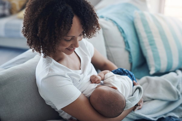 Persbericht Opgroeien Meer mama’s starten met borstvoeding