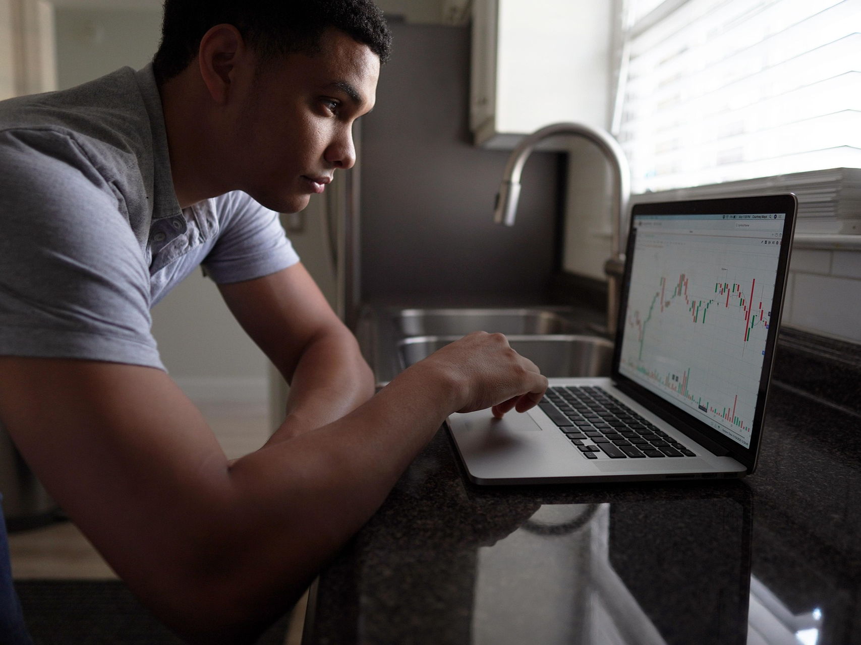 Invest Barometer : une nouvelle génération d’investisseurs s’impose entre digital, crypto et quête de rendement