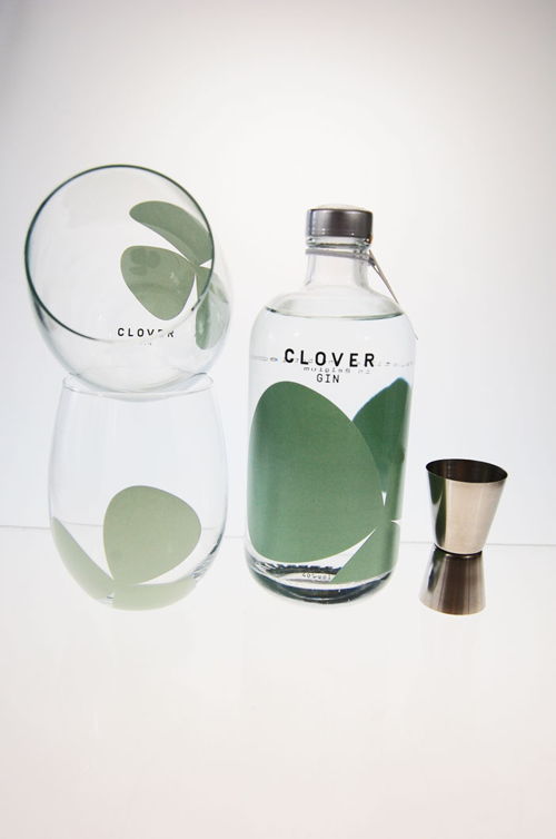 Clover Gin Giftbox + jigger + twee gepersonaliseerde glazen / 1 x 50 cl / €44,95
