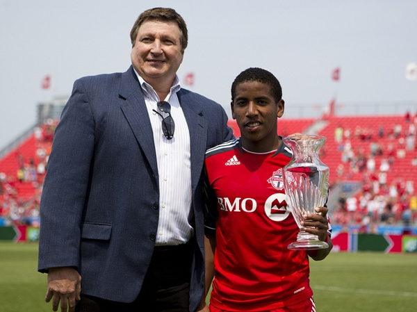 Plata wins 2011 George Gross Memorial Award