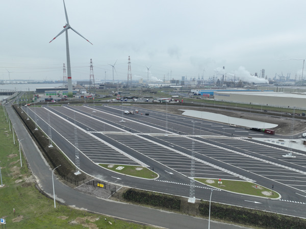 Preview: Nouveau parking pour camions dans le port pour stimuler le corridor vert Anvers-Zeebrugge