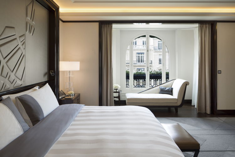 The Peninsula Paris Premier Suite Bedroom