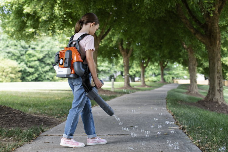 ©Husqvarna Bubble Blower Toy (2)