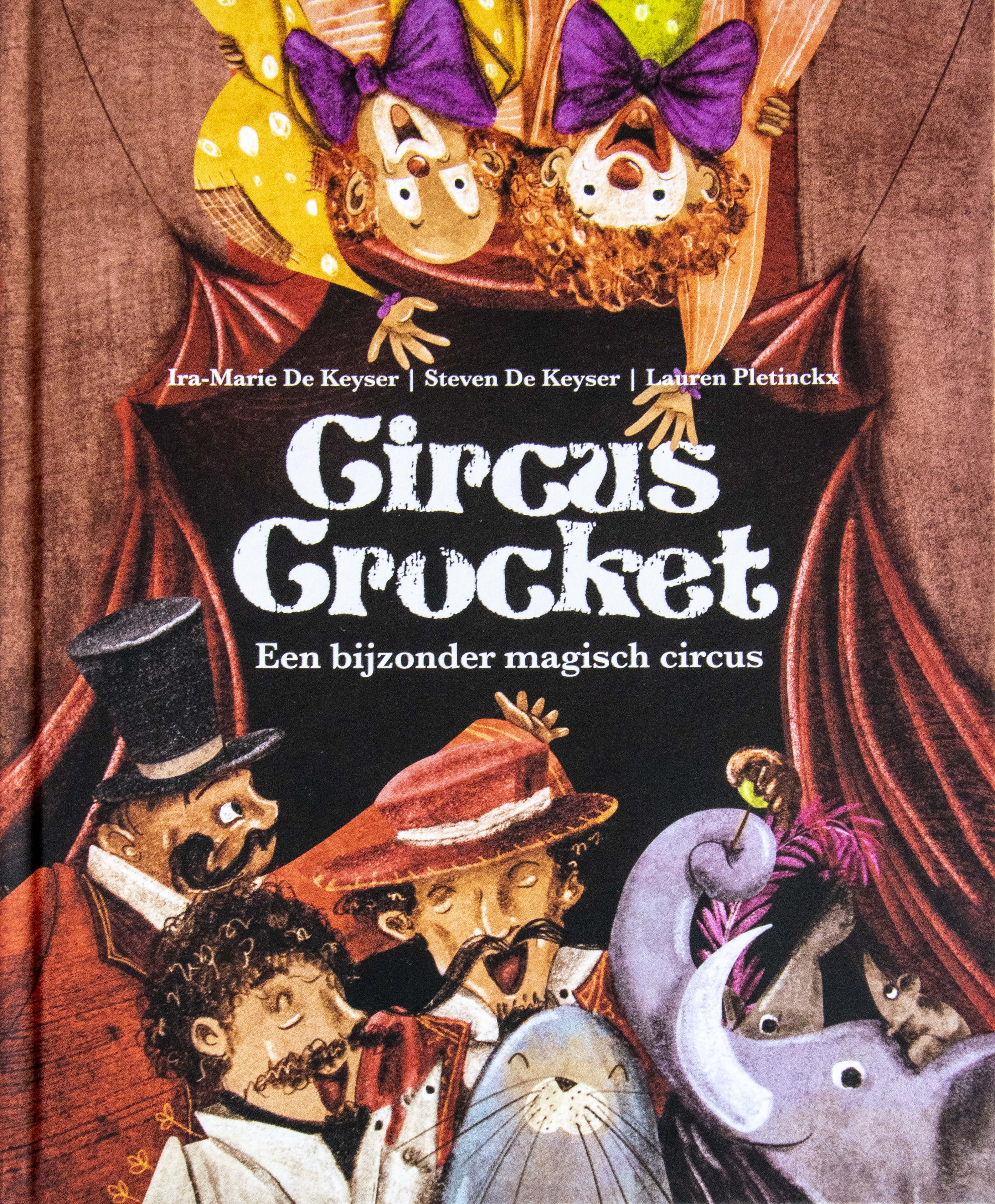 Antwerps vader-dochterduo De Keyser debuteert met magisch kinderboek “Circus Crocket”