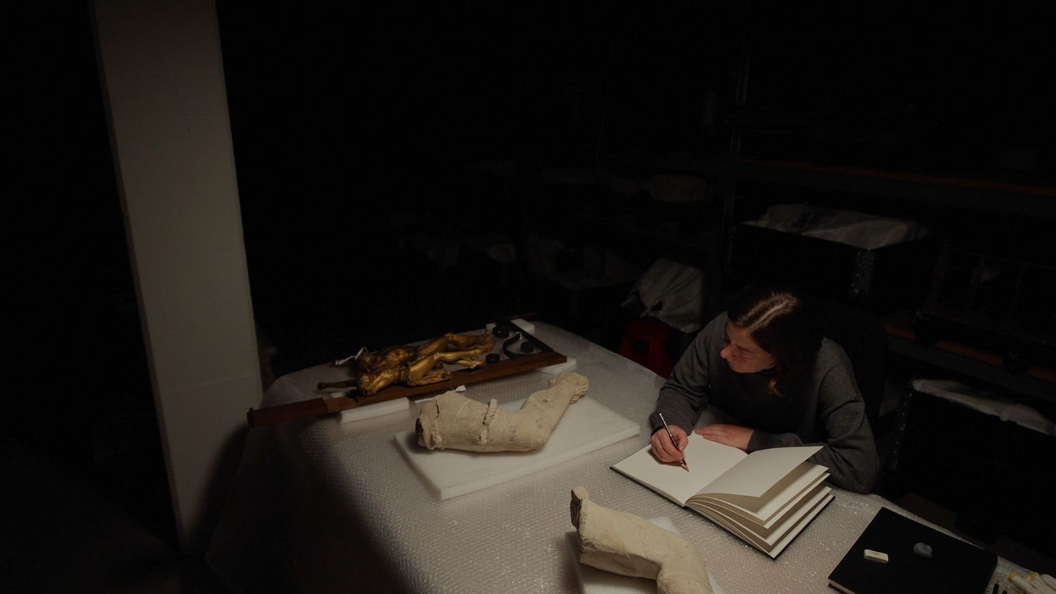 Grace Schwindt at work in depot M © Salto Productions