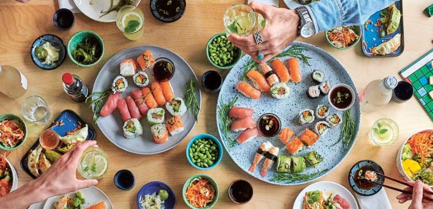 Delhaize est numéro 1 des ventes de sushis frais: 25,6 millions de sushis vendus en 2021 et une croissance annuelle de 10%