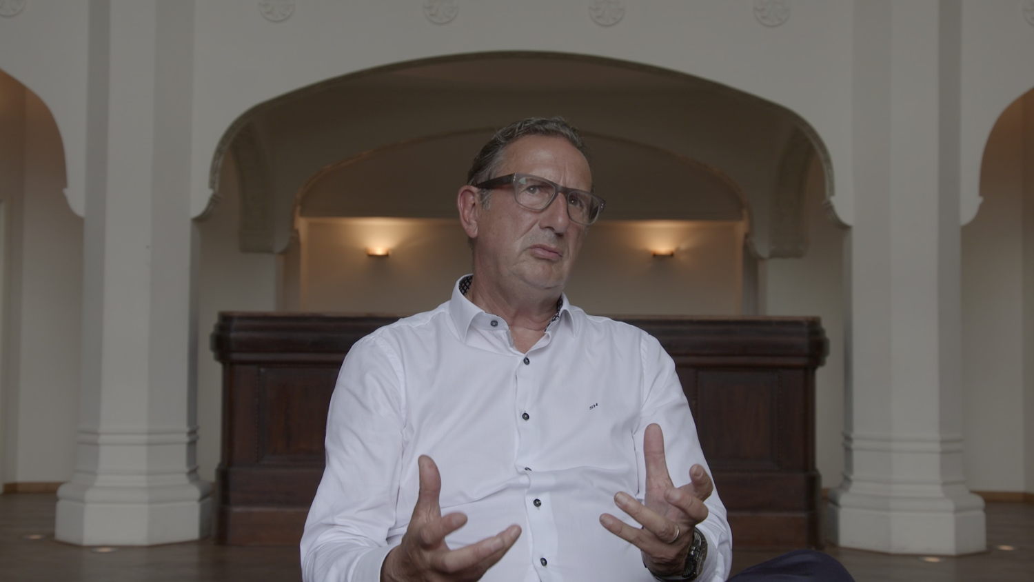 Aflevering 2 - Georges Leekens - (c) Woestijnvis