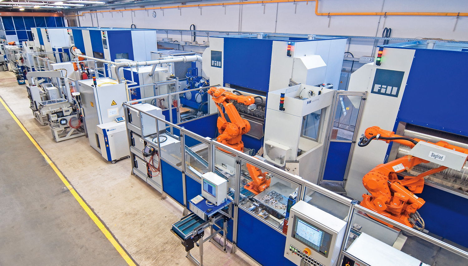 Robotergestützte Produktionslinie für die Bearbeitung von Pleuelstangen der Hatz Components GmbH
