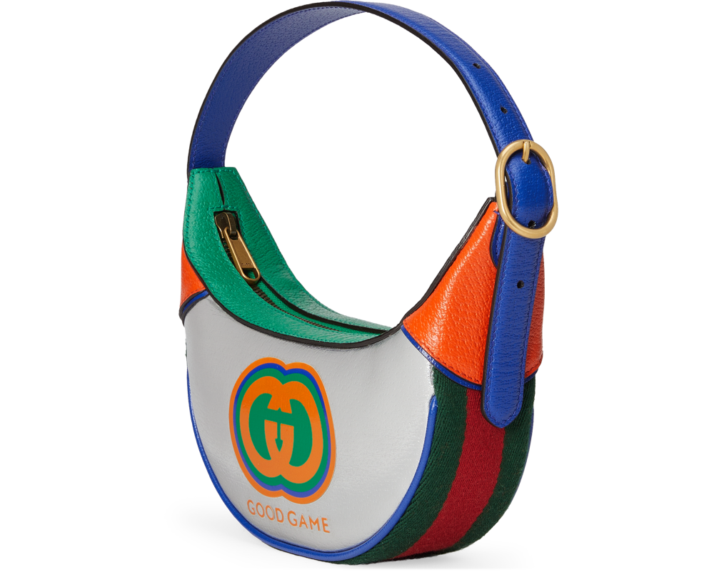 €890