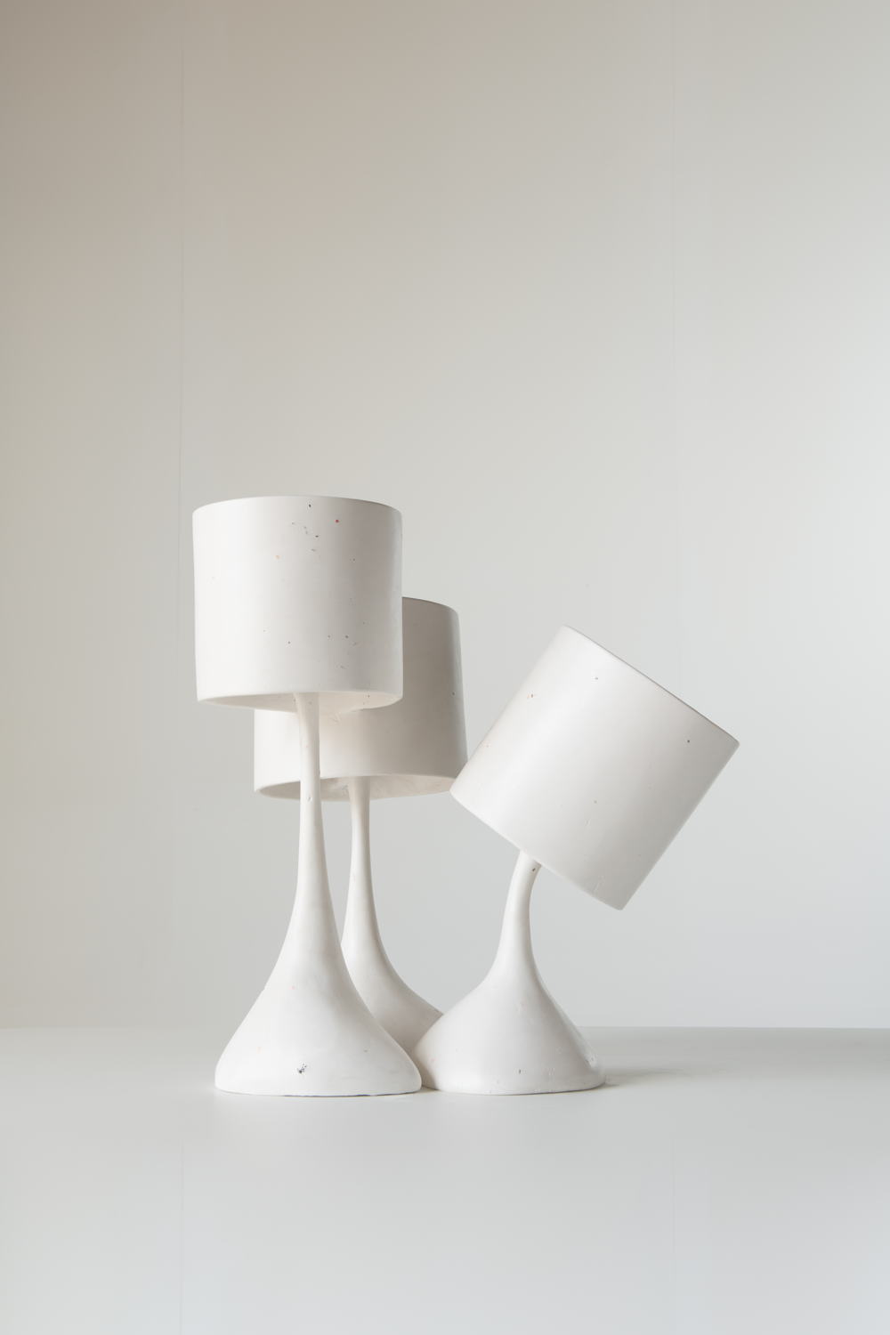 LE TROIS TRISTE, 2021 Small table lamp trio Polished gypsum plaster with seashell inlay