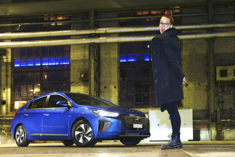 Stefanie Heinzmann / Hyundai IONIQ Hybrid