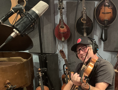 ‘One-Man Orchestra’ Stevie Blacke Arranges Strings for Pop Megastars with Mojave Audio Microphones