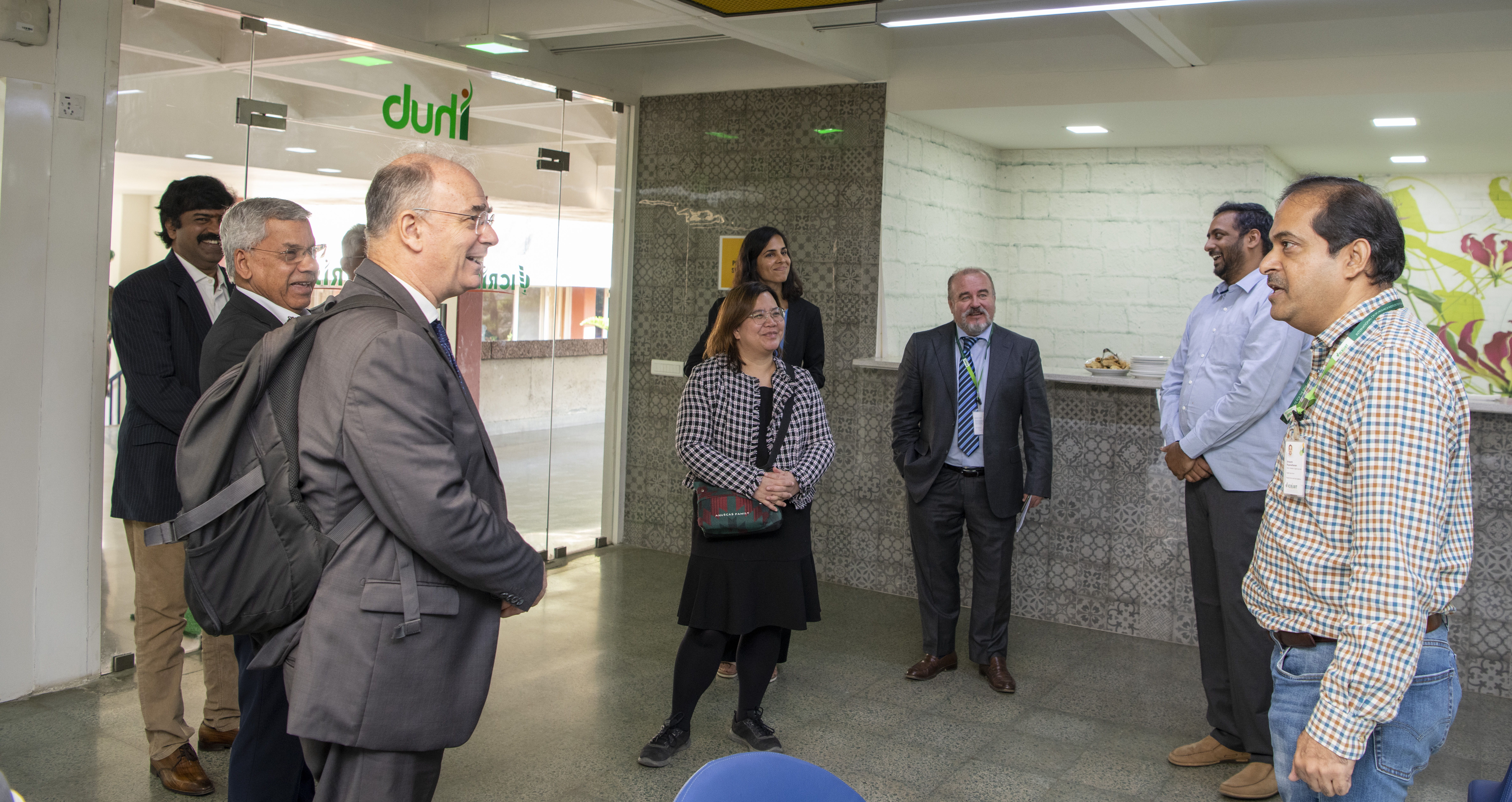 The French delegation at the ICRISAT Innovation Hub (iHub).