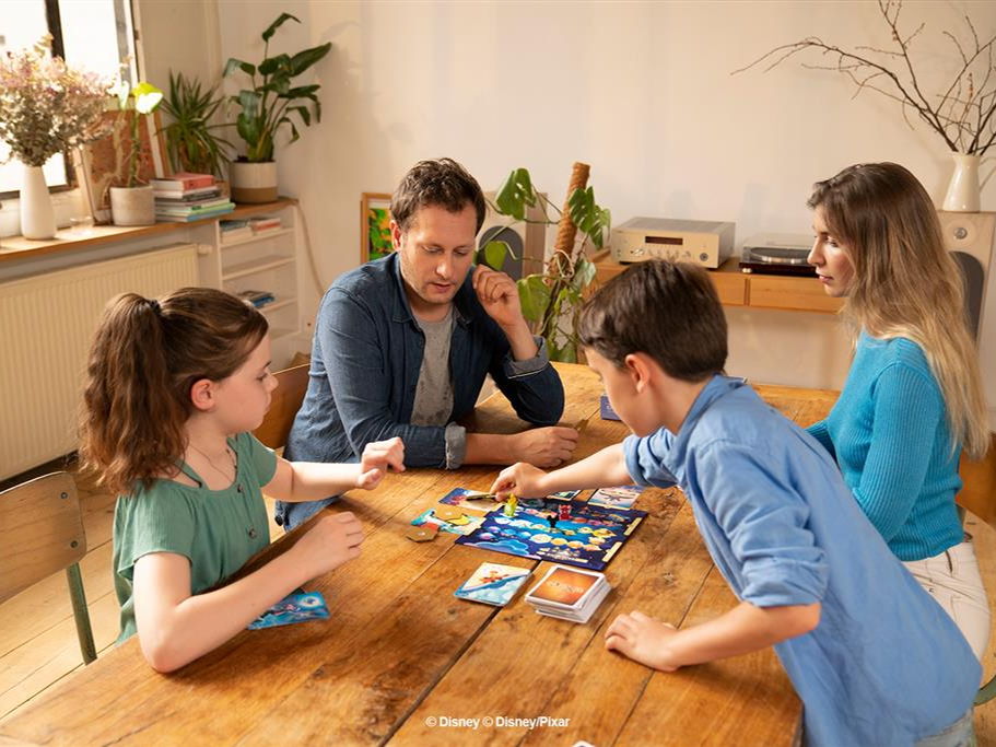 Communiqué de presse : 6 parents sur 10 laissent leurs enfants gagner aux jeux de société. Et vous?  