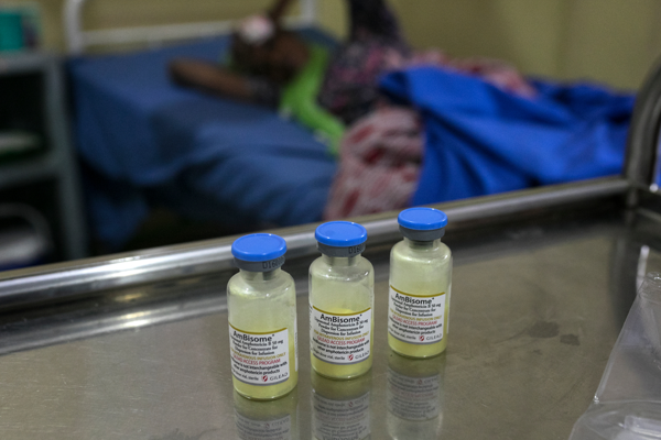 MSF pide a Gilead que cumpla su promesa y amplíe el acceso a un fármaco clave para tratar la segunda causa de muerte entre las personas con VIH