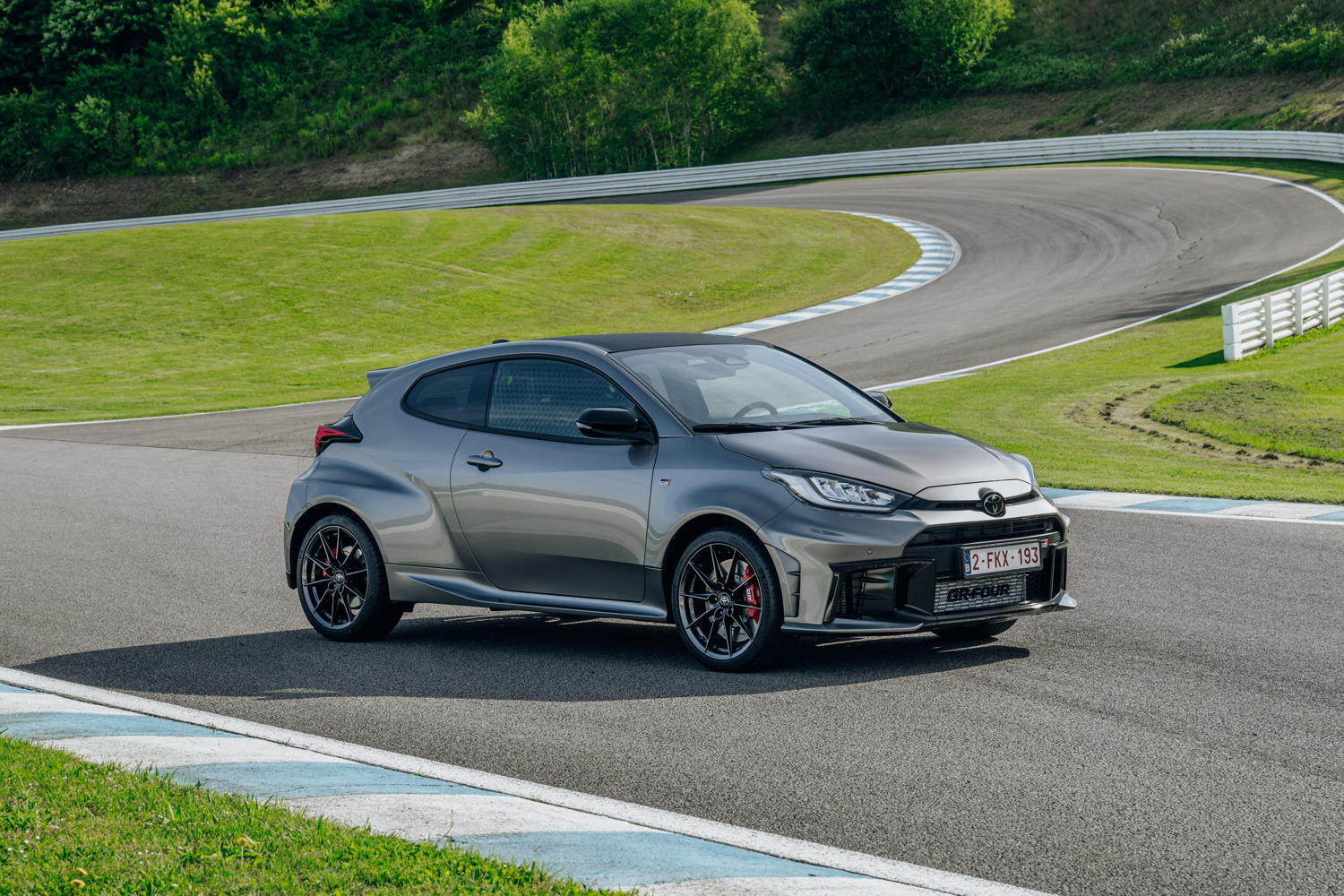 2024_GR Yaris_Manual_Precious Metal_DPL_Static__011