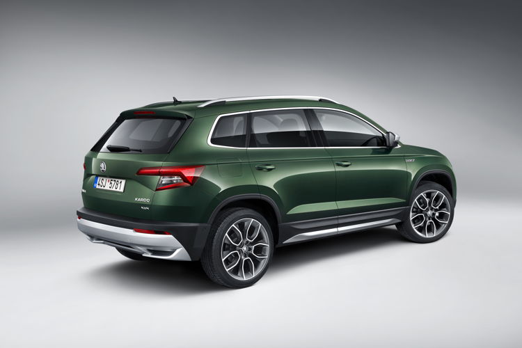 With its rough terrain package, the ŠKODA KAROQ SCOUT is also fully prepared for adventures off road.