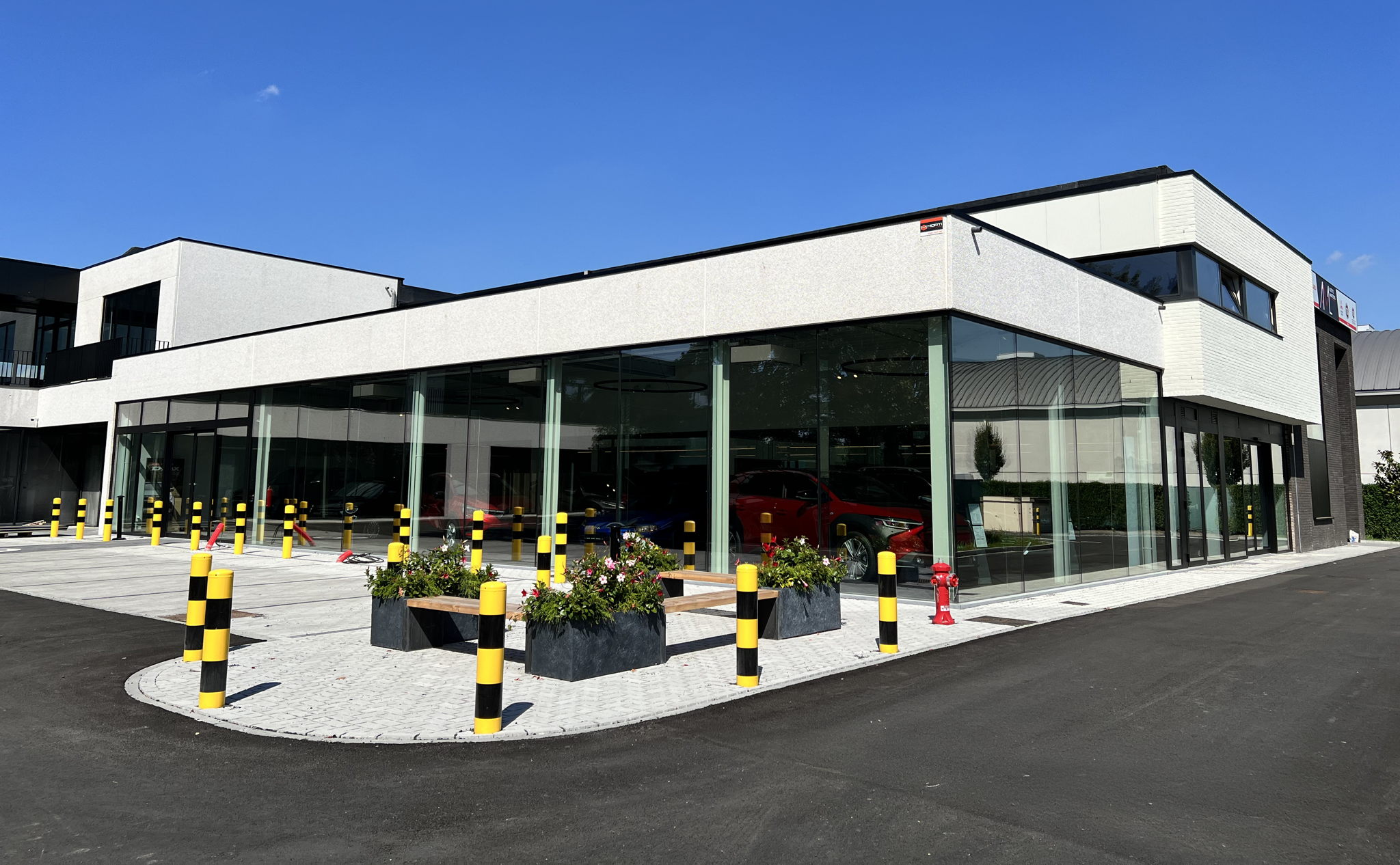 Auto’s Martens in Lochristi nu officieel MAXUS Dealer en Erkend Hersteller