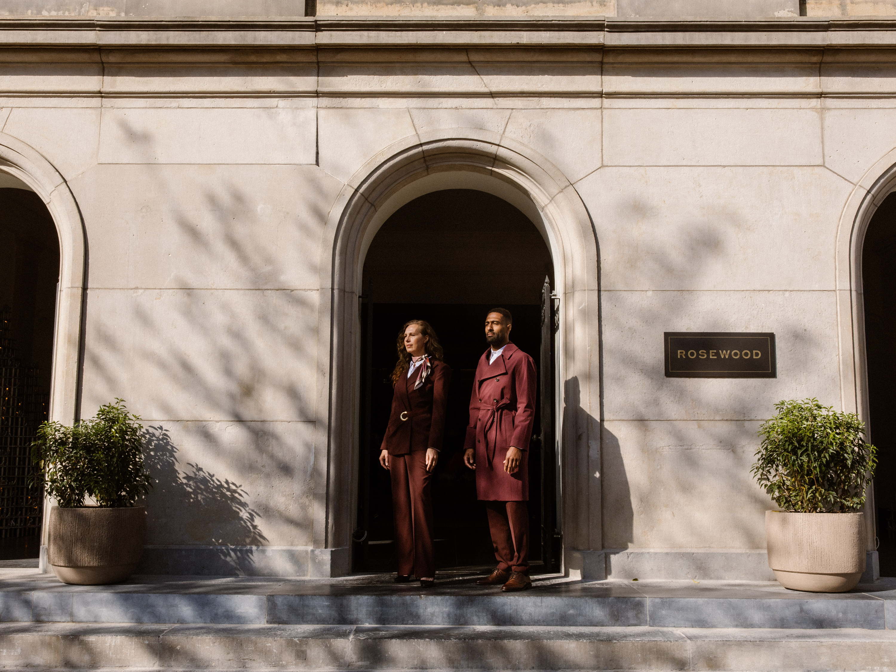 Topontwerpers creëren exclusieve garderobe voor Rosewood Amsterdam 