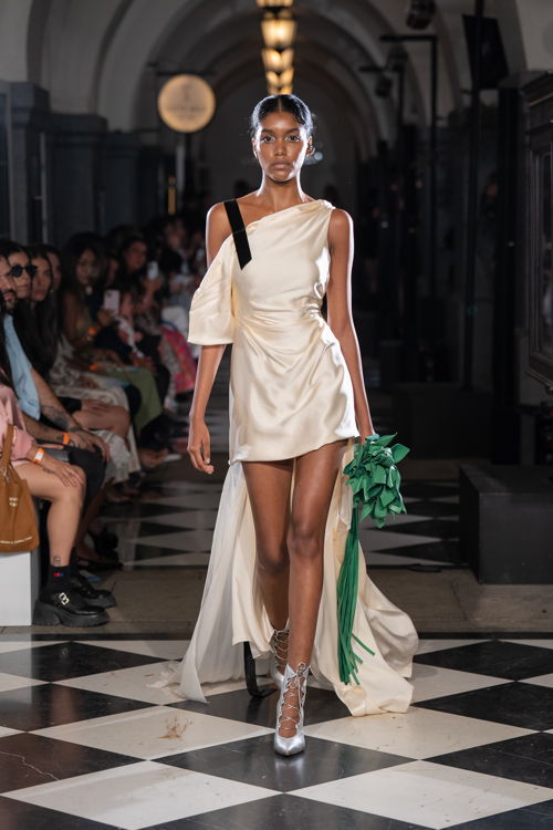 AMKIE GAMUS EN VOLVO FASHION WEEK MÉXICO