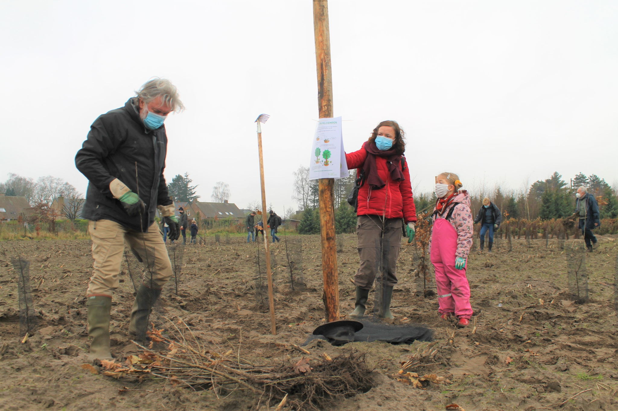 3 generaties enthousiaste bomenplanters