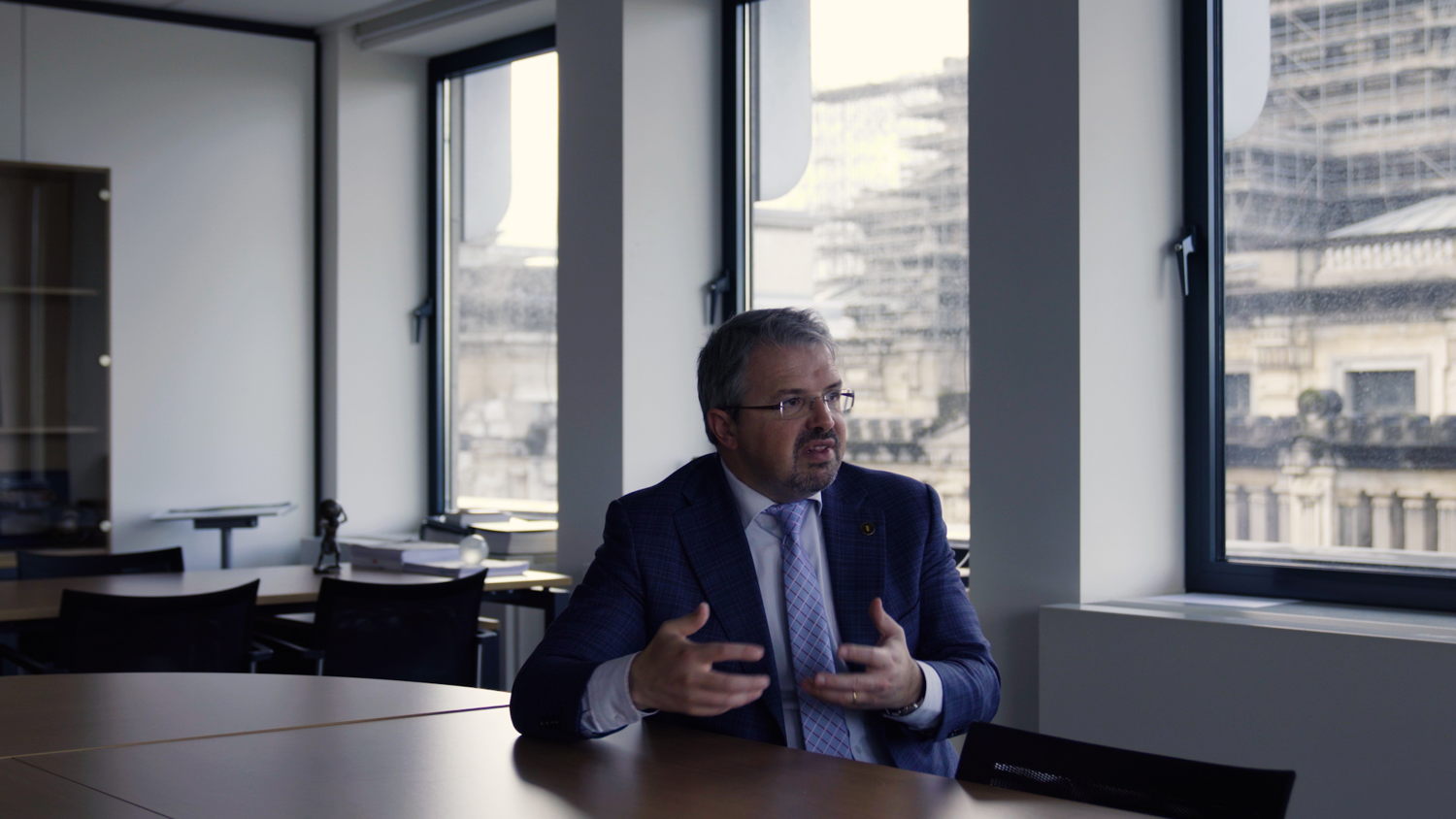 Pano: De ongelijke strijd - Federaal procureur, Frédéric Van Leeuw