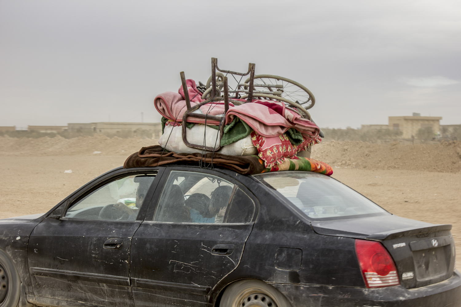 As some of Raqqa governorate residents were informed that they can return home, many packed their belongings and headed back home. Most go back to damaged houses. Credit: Diala Ghassan/MSF