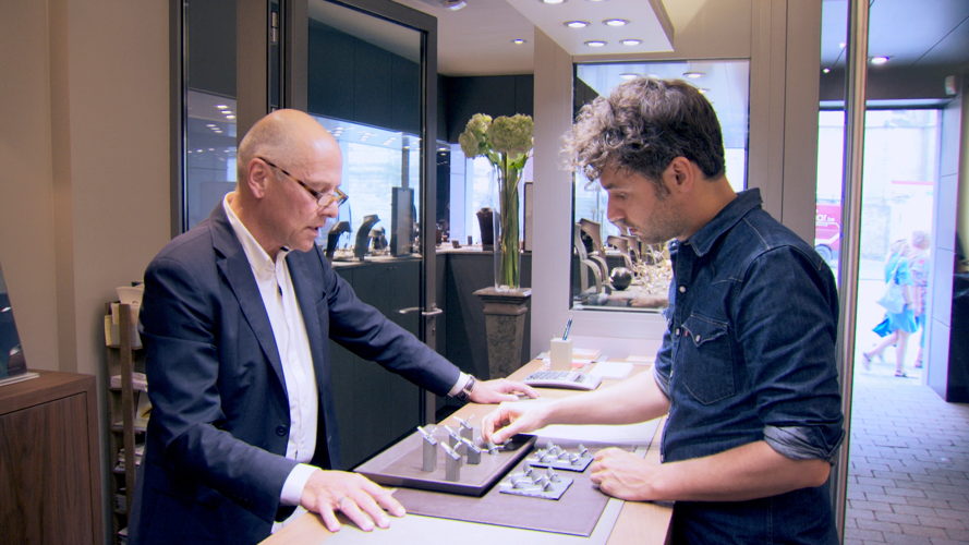 Een doe-het-zelf-diamanten ring
Voor hetzelfde geld (c) VRT