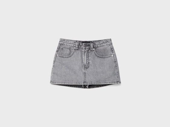 D62 SKORT: La falda viral de Stradivarius