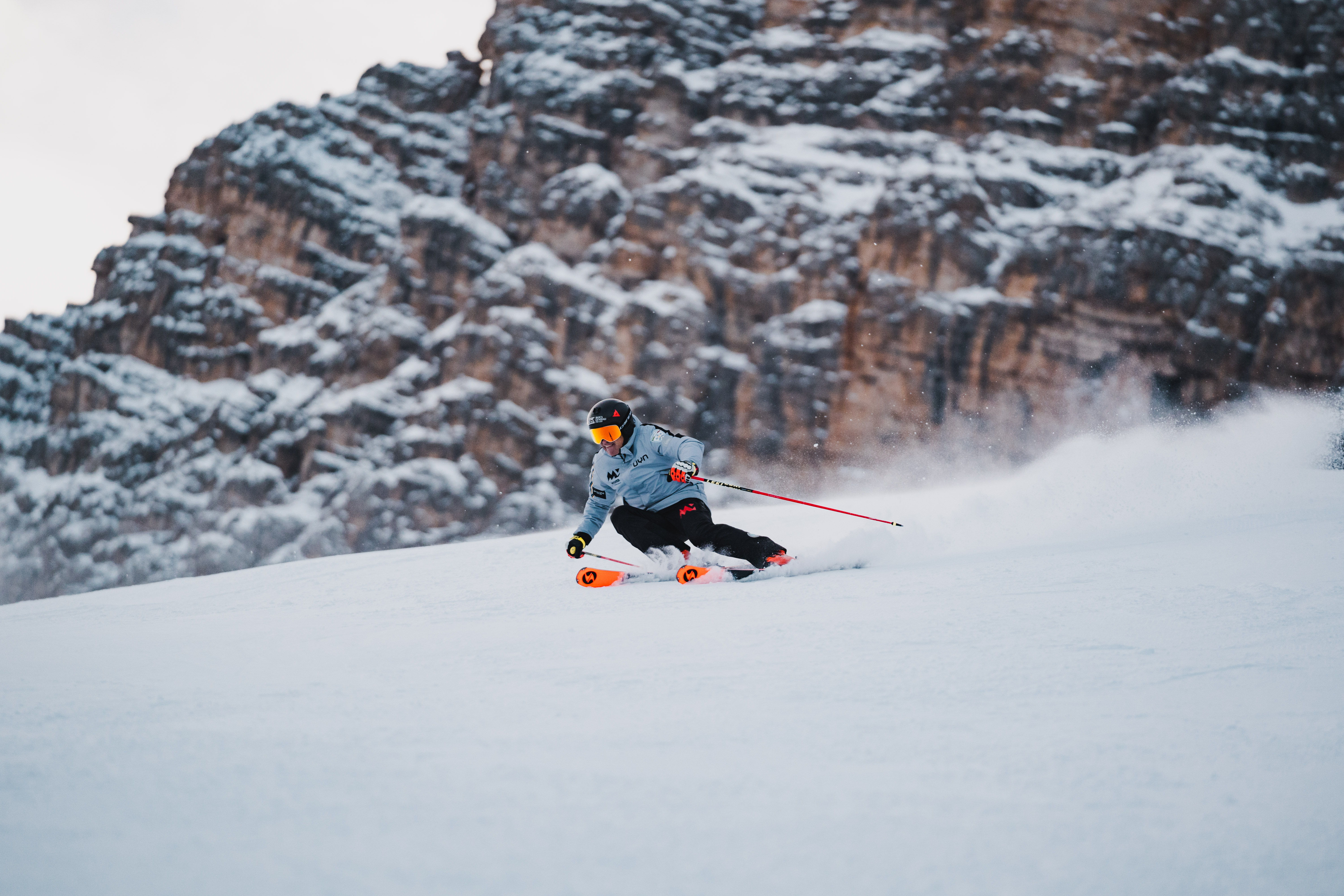 Kristian Ghedina, fondatore, maestro di sci e allenatore di M'over Mountain Experience a Cortina, una delle scuole di sci partner di Blizzard-Tecnica Kristian Ghedina, fondatore, maestro di sci e allenatore di M'over Mountain Experience a Cortina, una delle scuole di sci partner di Blizzard-Tecnica