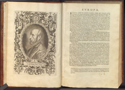 **De eerste atlas, Abraham Ortelius**
Theatrum orbis terrarum, Abraham Ortelius (c) Museum Plantin-Moretus, 3
Blader online door de atlas: https://dams.antwerpen.be/asset/V2PbQLKeXRYSDSTZOl5yAGqy#id