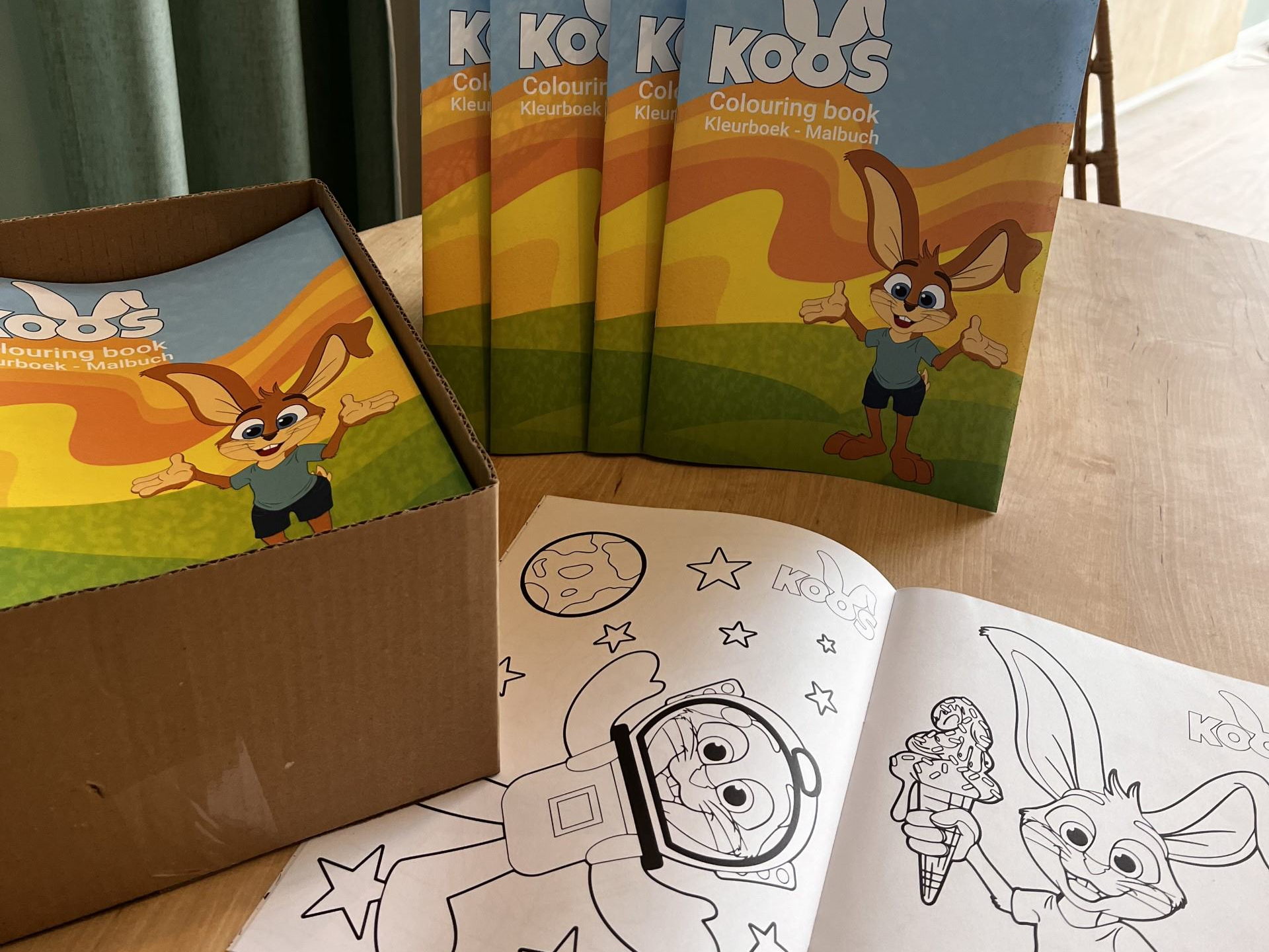 Roompot verrast 4500 kinderen met kleurboeken