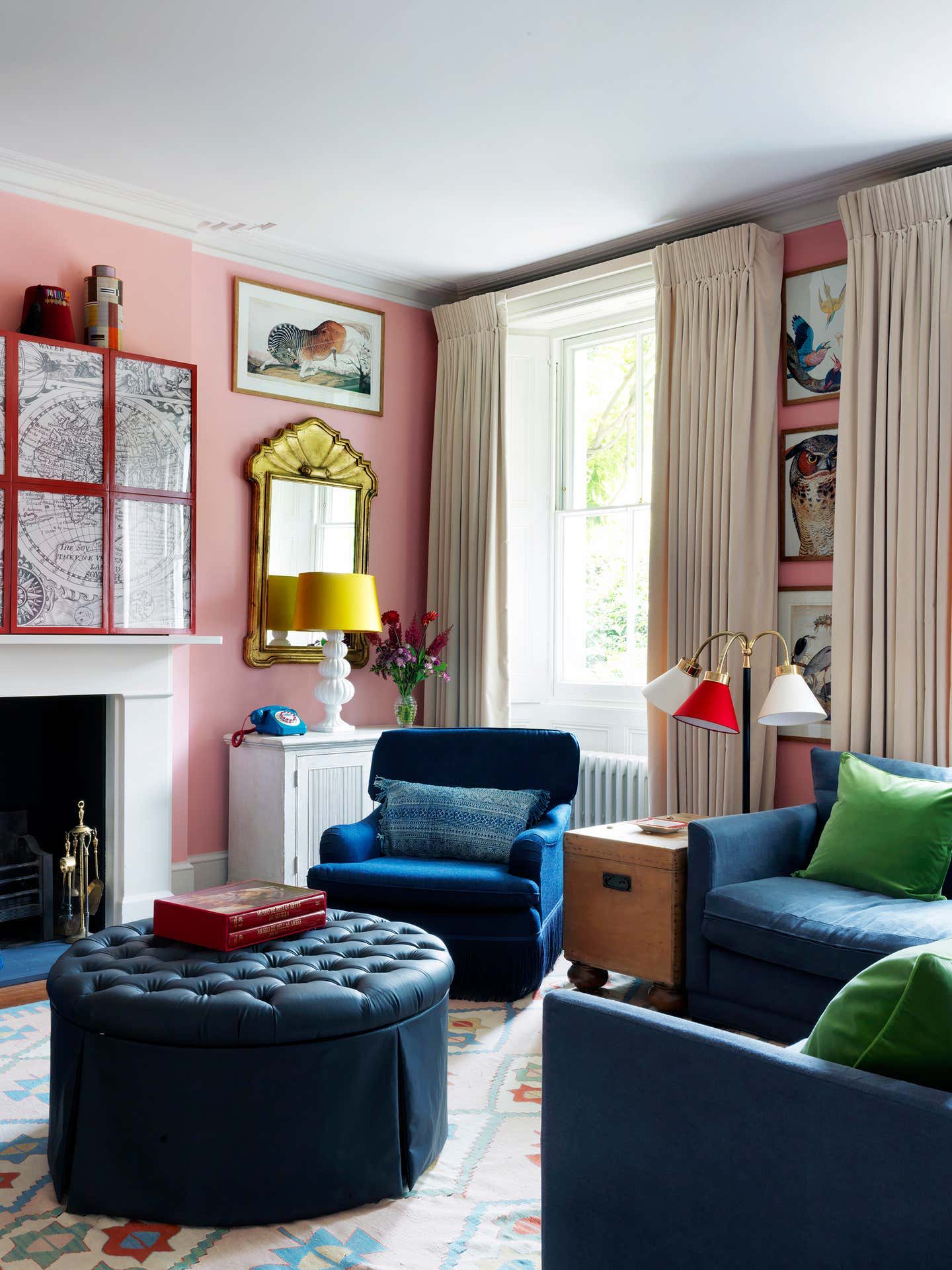 Living Room by Beata Heuman Ltd (Photography: Simon Brown), www.1stDibs.com