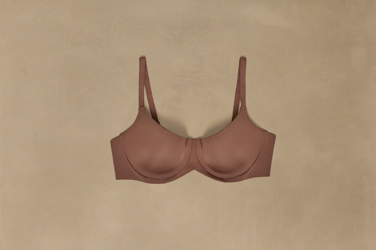 Hunkemöller_SS24_M24_Q2_012_SIGNATURES_HKM_Flatlay_Smooth_Demi_Padded_#0051_FINALbw