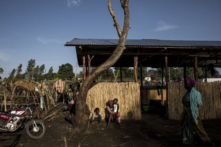 Internally displaced Congolese rest in the afternoon sun in an Internally Displaced Persons (IDP) Camp on 2 March 2018 in Bunia. ©John Wessels/MSF Internally displaced Congolese rest in the afternoon sun in an Internally Displaced Persons (IDP) Camp on 2 March 2018 in Bunia. ©John Wessels/MSF