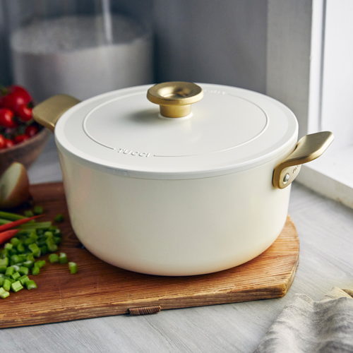 GreenPan™ Stanley Tucci™ Ceramic Nonstick 26cm/6.5L Dutch Oven, Carrara White - €299 GreenPan™ Stanley Tucci™ Ceramic Nonstick 26cm/6.5L Dutch Oven, Carrara White - €299