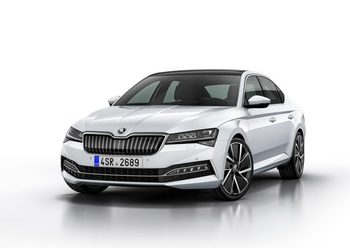 From early 2020, the flagship SUPERB will be available as a plug-in hybrid featuring both an efficient petrol engine and an electric motor.