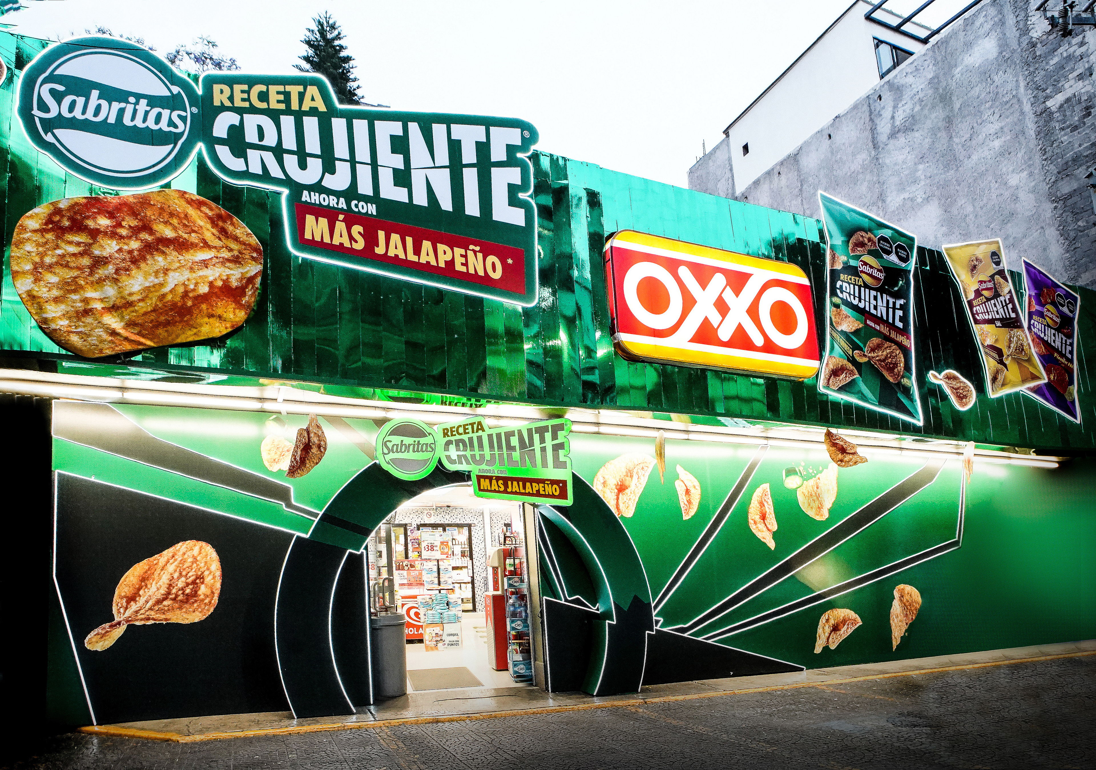 Oxxo se une a Sabritas® para crear la nueva tienda insignia de Receta Crujiente ® Jalapeño en la CDMX 