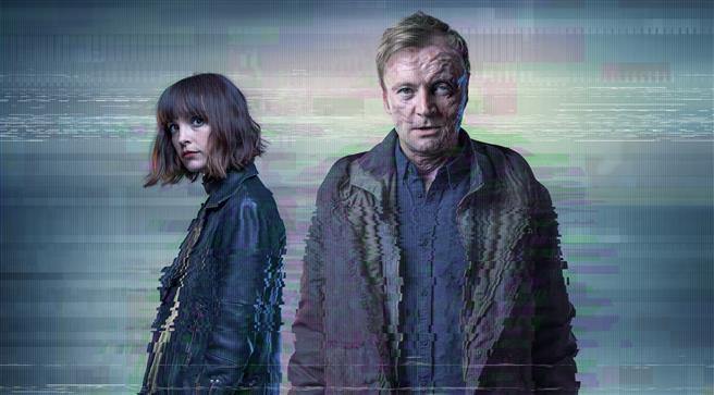 Jodi Balfour en Richard Dormer - (c) All 3 Media