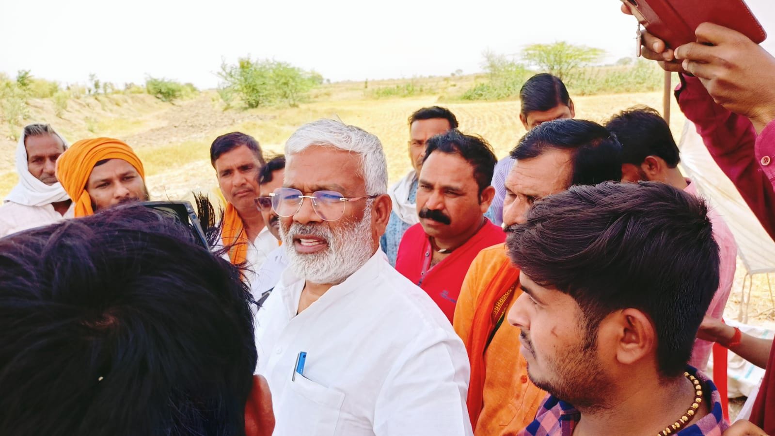 Minister of water resources, government of Uttar Pradesh Swatantra Dev Singh visited the DFI project site in Jhansi district on April, 23, 2022 and appreciated the efforts made by the ICRISAT team to transform drought-prone villages into drought-resilient