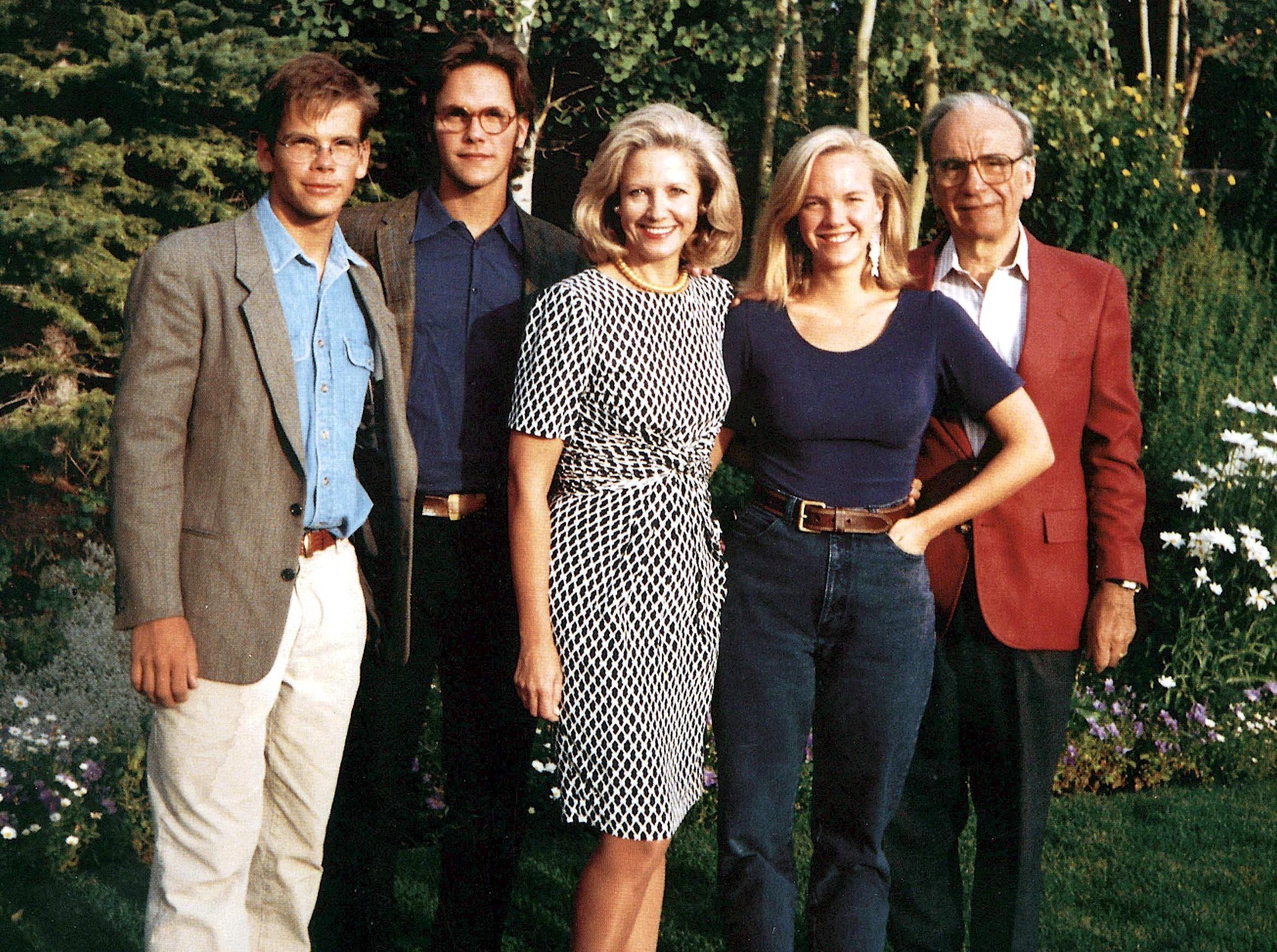 Lachlan, James, Anna, Elisabeth en Rupert Murdoch 1985 - (c) Shutterstock