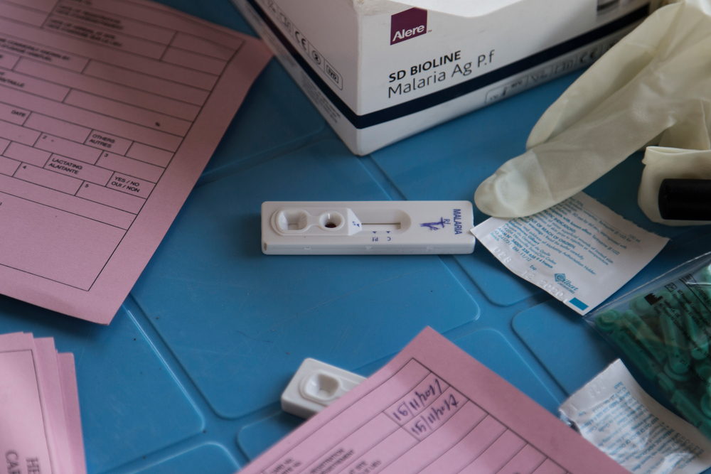 Malaria is one of the leading source of illness and mortality in South Sudan, yet in most rural areas there is little in terms of preventative measures or the necessary treatment. When the team visits Dethok it is able to take blood tests and supply the necessary medication for those suffering from the disease. Photographer: Philippe Carr/MSF