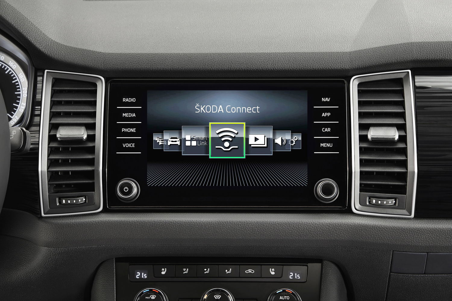 The Infotainment Online services are available in every ŠKODA KODIAQ equipped with either the Amundsen or Columbus navigation system.