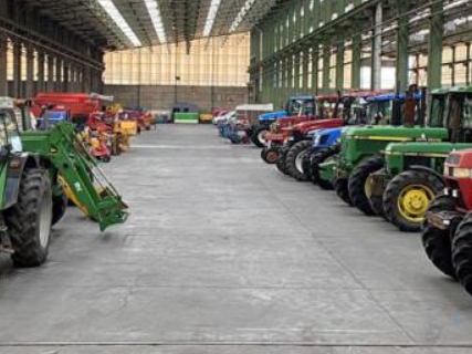 Ventes aux enchères festives pour le secteur de l'agriculture, des jardins et parcs, du terrassement, du transport, de la manutention, des groupes électrogènes et des compresseurs