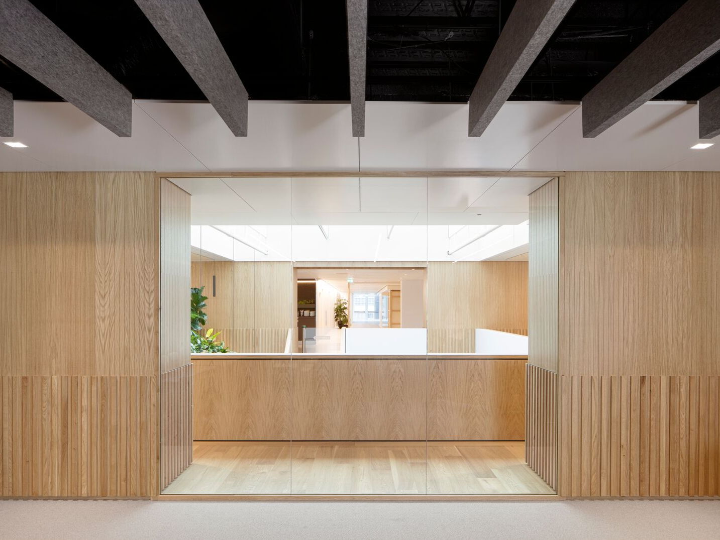 HeartFelt® Baffles de Hunter Douglas Architectural remporte un Red Dot Award