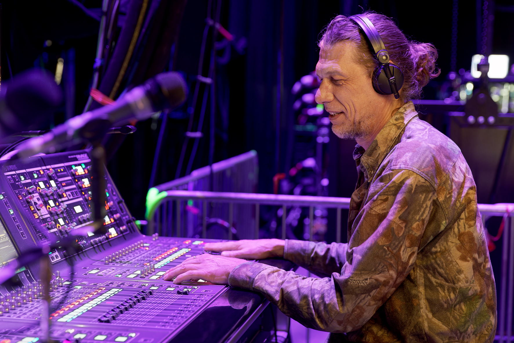 Holger Wild at the monitoring console