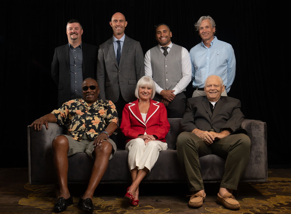 (Left to right) Paul McCallum, Ricky Ray, Chip Cox, Rick Thornton (for Dick Thornton), Roy Shivers, Carol Evans (for Keith Evans) and Dave Ritchie (Chris Tanouye/CFL.ca) 