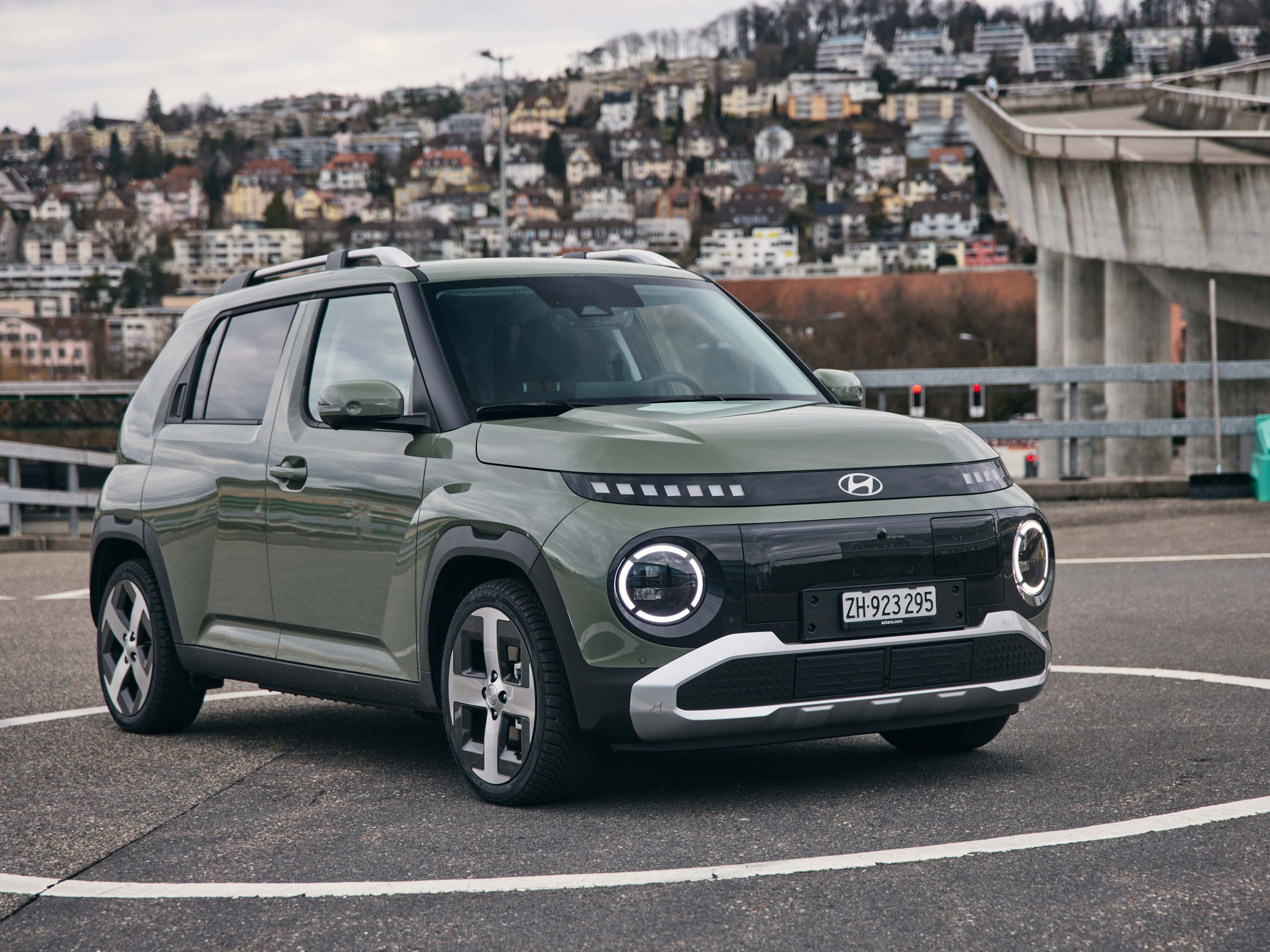 Hyundai INSTER: das neue Elektro-Stadtauto kommt auch als Crossover 